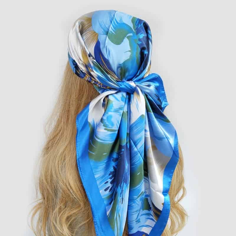 Fabienne Kopftuch Haare Frau Blau Gemustert