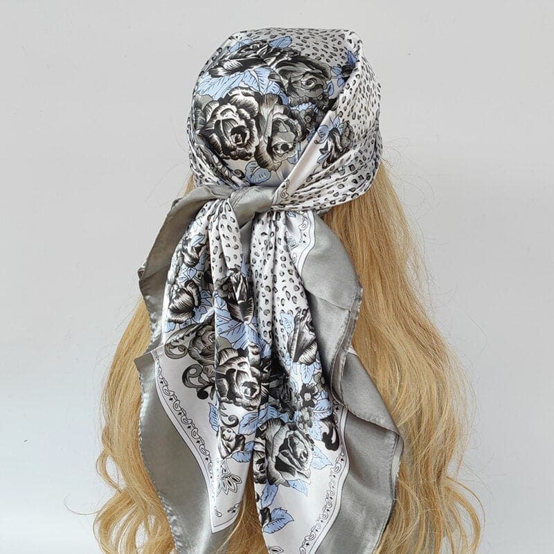 Charlotte Kopftuch Haare Frau Silber Muster