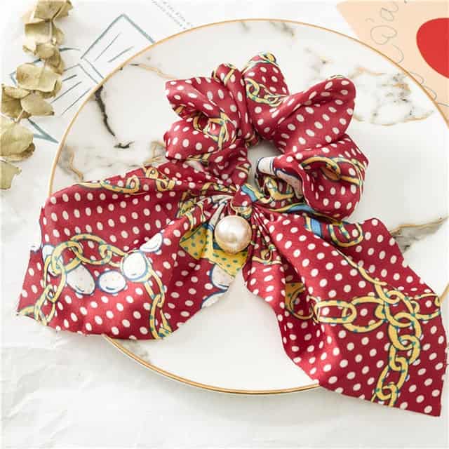 Haargummi Kurzer Roter Schal Mit Kette